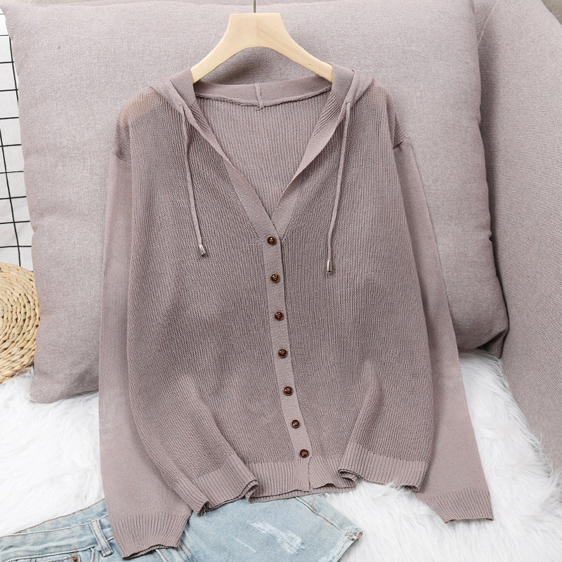 Damen Strickjacke mit Kapuze und eleganten Holzknöpfen Heidi-Mode