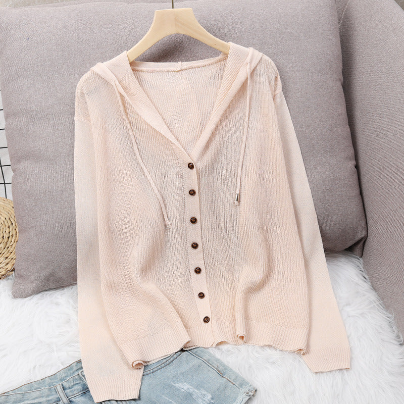 Damen Strickjacke mit Kapuze und eleganten Holzknöpfen Heidi-Mode