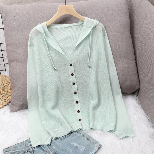 Damen Strickjacke mit Kapuze und eleganten Holzknöpfen Heidi-Mode