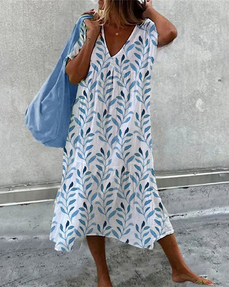 Luftiges Sommerkleid mit kurzen Ärmeln und Allover-Blattdruck