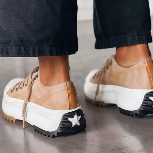 Heidi-Mode | Erhöhte Plattform-Sneaker