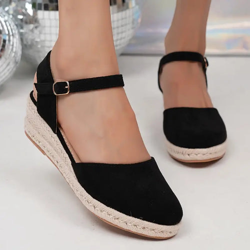 Heidi-Mode | Schwarze Sandalen