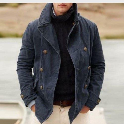 Heidi-Mode | Klassischer Peacoat mit doppelter Knopfleiste und hohem Kragen