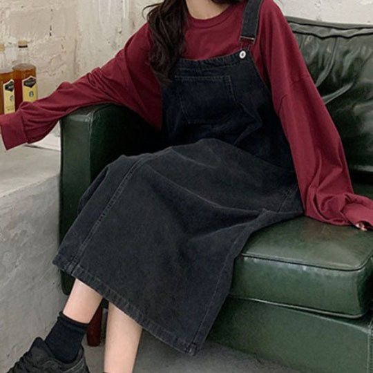 Lässiges Jeans-Latzkleid mit Vordertasche