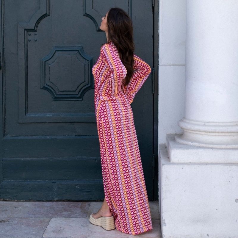 Langärmliges Häkel-Maxikleid mit Streifenmuster