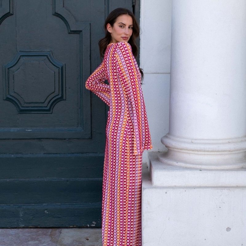 Langärmliges Häkel-Maxikleid mit Streifenmuster