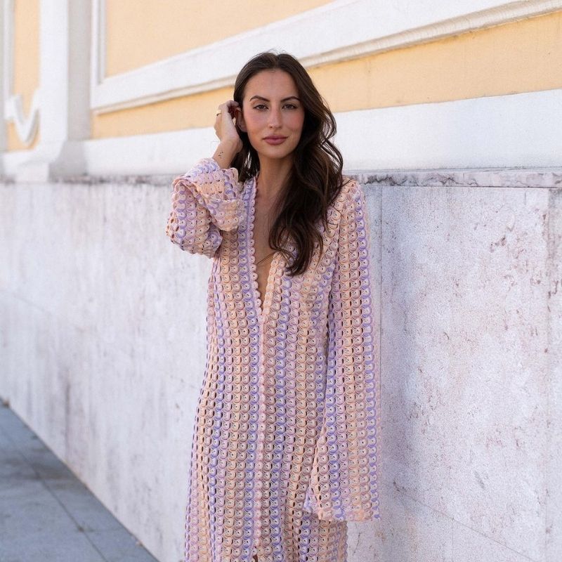 Langärmliges Häkel-Maxikleid mit Streifenmuster