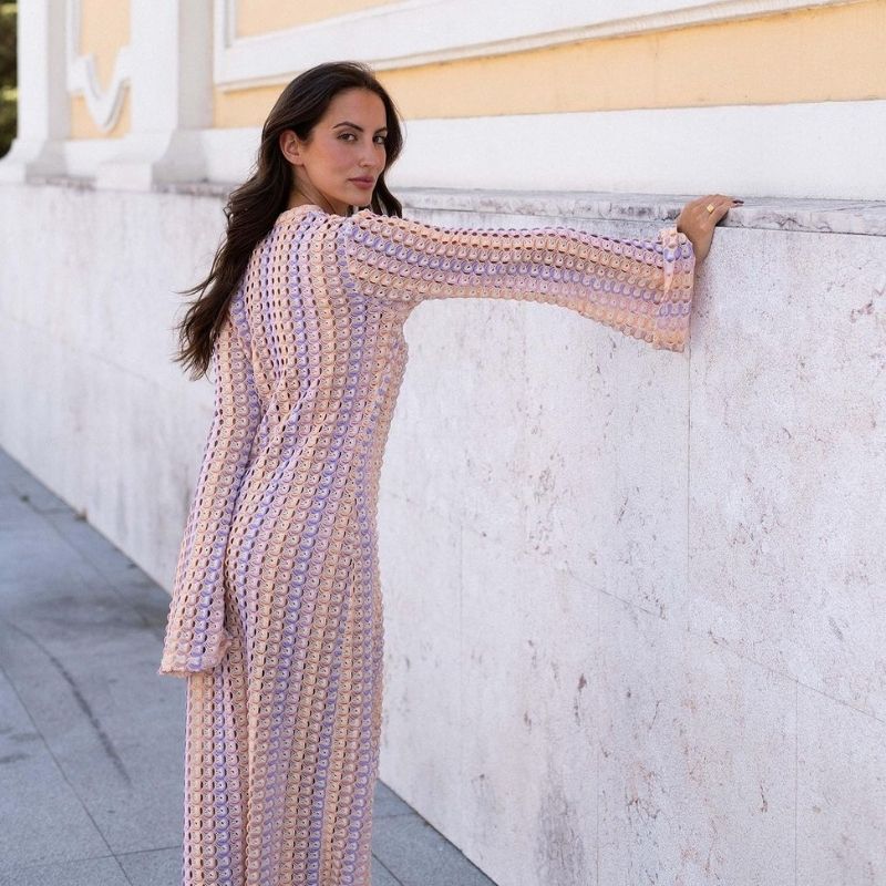 Langärmliges Häkel-Maxikleid mit Streifenmuster