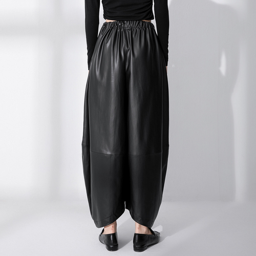 Heidi-Mode | Schwarze Lederhosen mit Hoher Taille und Breiten Beinen