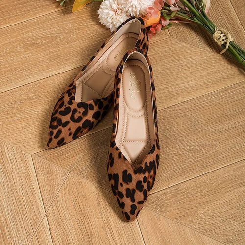 Stilvolle und leichte Ballerinas aus Spitze mit Leopardenmuster