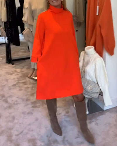 Heidi-Mode | Orange Strickkleid mit hohem Kragen