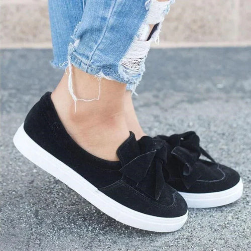Schöne Schuhe mit Schleife