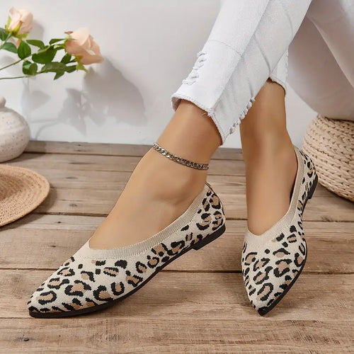 Heidi-Mode | Elegante Slip On Schuhe mit Leopardenmuster und Spitzem Zeh