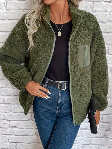 Jacke mit Reißverschluss und Schultern aus Teddy
