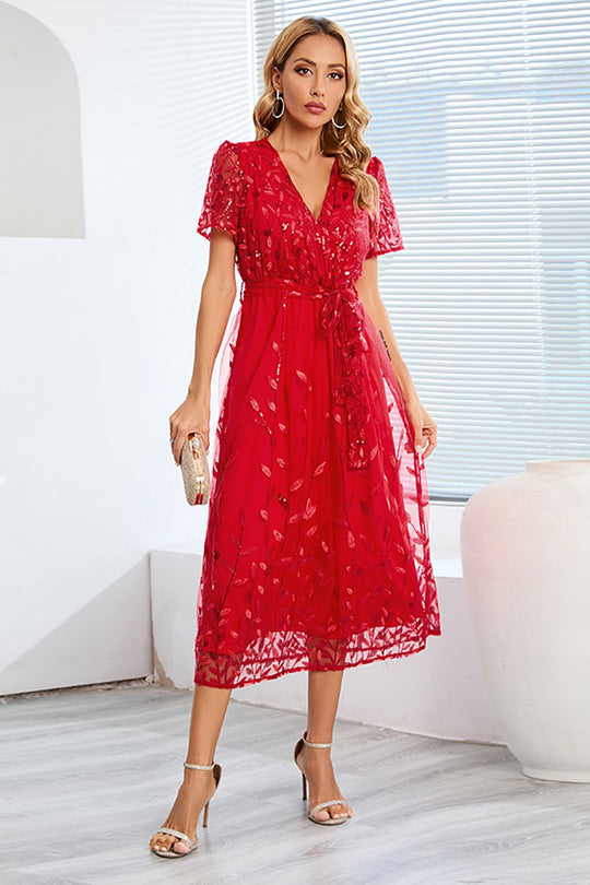 Kurzärmeliges Netzkleid mit Paillettenstickerei