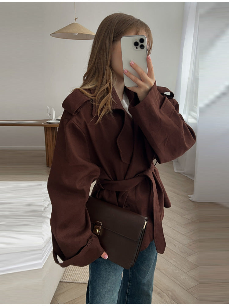 Damen Modische Trenchjacke mit tailliertem Schnitt und Gürtel Heidi-Mode