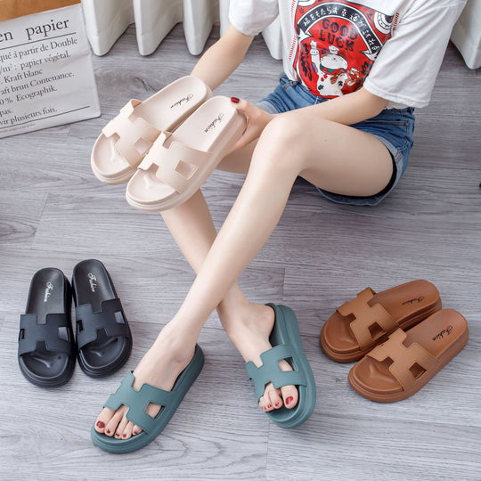 Heidi-Mode | Sandalen mit Stil und Komfort