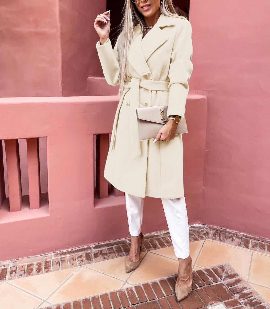 Damen Eleganter Trenchcoat mit tailliertem Schnitt und praktischen Taschen Heidi-Mode