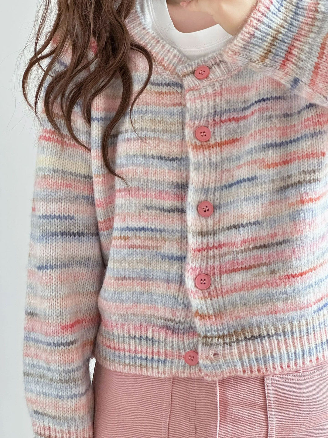 Damen Strickjacke mit buntem Muster und zarten Knöpfen Heidi-Mode