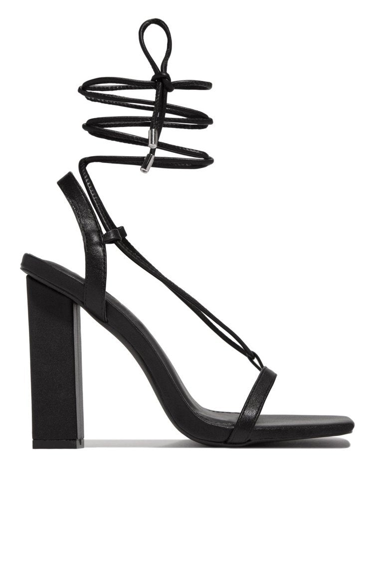 Damen High Heels mit elegantem Riemendesign und komfortablem Blockabsatz Heidi-Mode