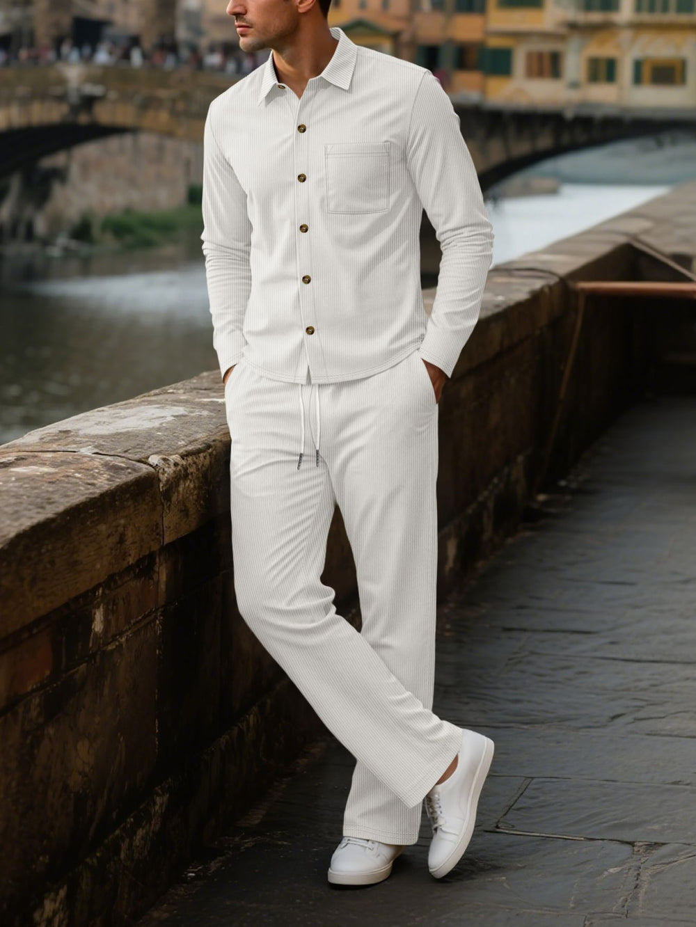 Herren eleganter Freizeitanzug mit strukturierter Oberfläche und praktischen Taschen Heidi-Mode