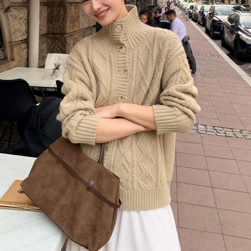 Damen Strickjacke mit hochgeschlossenem Kragen und strukturierter Oberfläche Heidi-Mode
