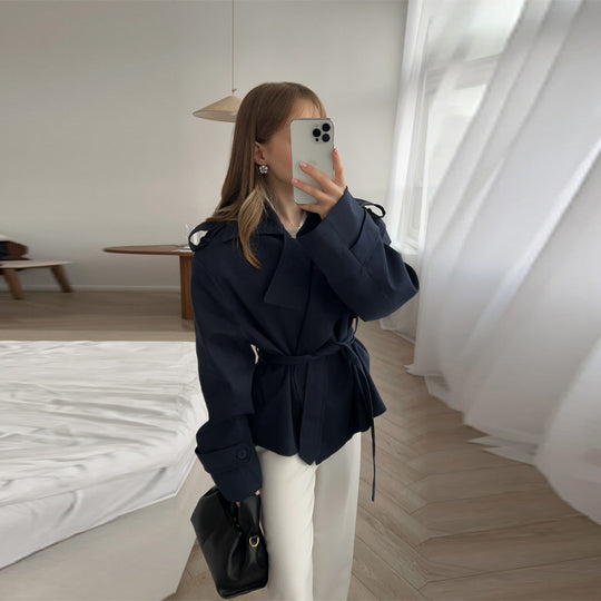 Damen Modische Trenchjacke mit tailliertem Schnitt und Gürtel Heidi-Mode