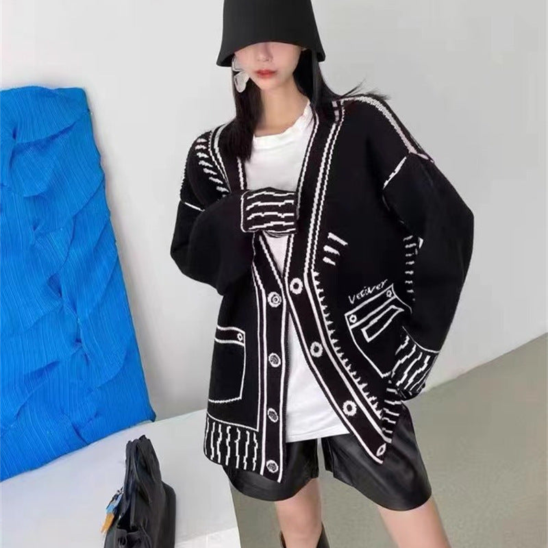 Damen Strickjacke mit kreativem Design und hochwertigen Knöpfen Heidi-Mode
