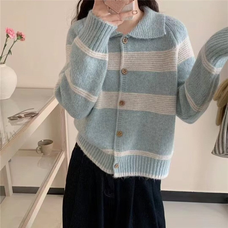 Damen Modischer Strickcardigan mit eleganten Streifen und Holzknöpfen Heidi-Mode