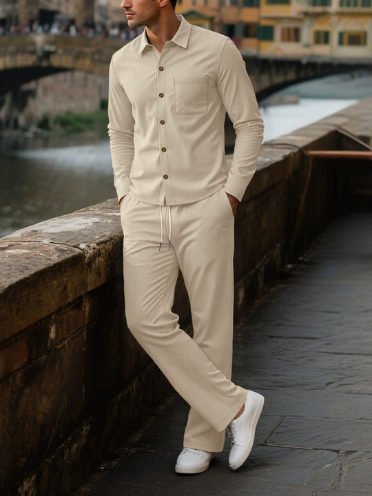 Herren eleganter Freizeitanzug mit strukturierter Oberfläche und praktischen Taschen Heidi-Mode
