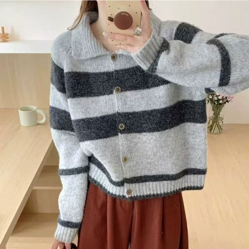 Damen Strickjacke mit dekorativem Kragen und modischen Streifen Heidi-Mode