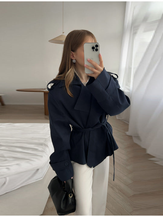 Damen Modische Trenchjacke mit tailliertem Schnitt und Gürtel Heidi-Mode