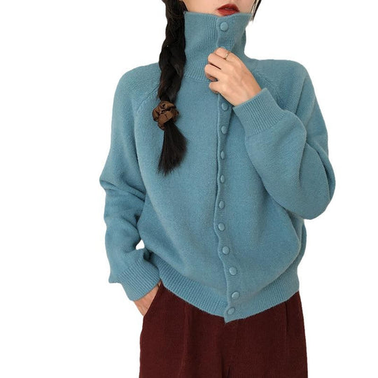 Damen Strickjacke mit modernem Rollkragen und Knopfdetails Heidi-Mode
