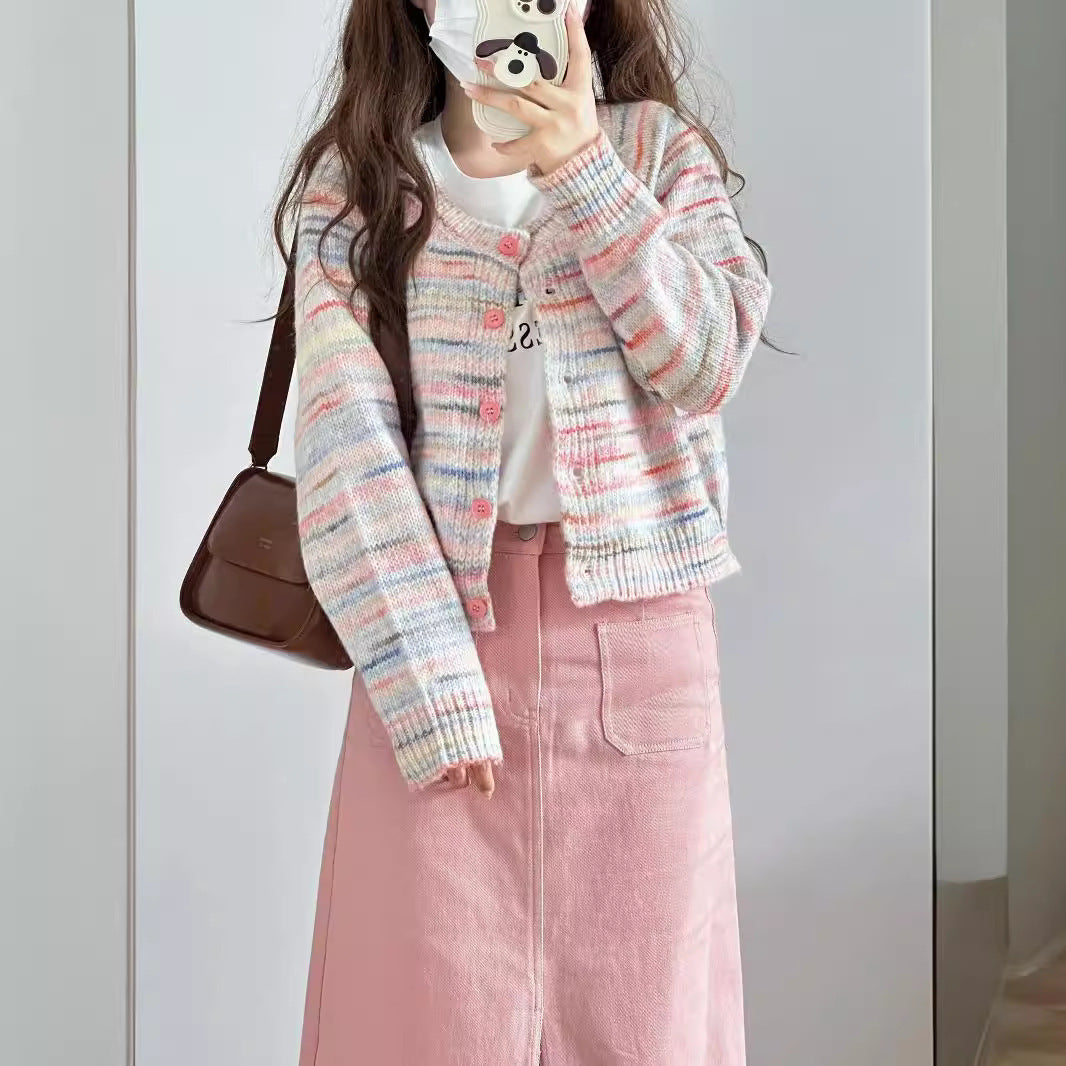 Damen Strickjacke mit buntem Muster und zarten Knöpfen Heidi-Mode