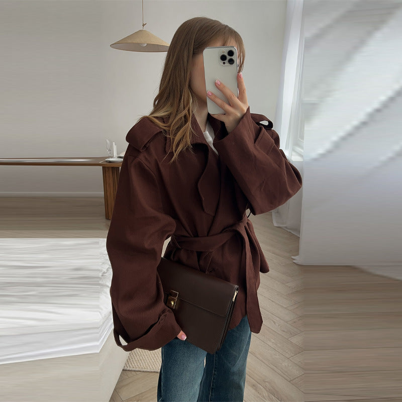 Damen Modische Trenchjacke mit tailliertem Schnitt und Gürtel Heidi-Mode