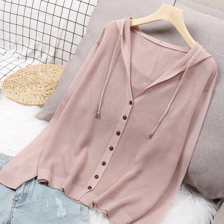 Damen Strickjacke mit Kapuze und eleganten Holzknöpfen Heidi-Mode