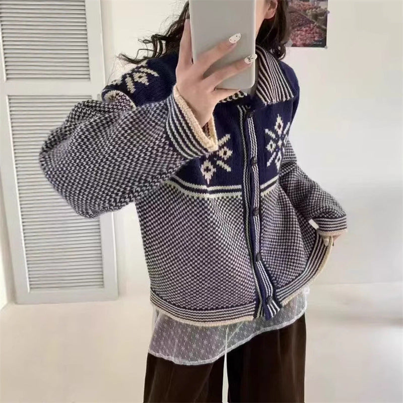 Damen Strickjacke mit festlichem Motiv und praktischen Taschen Heidi-Mode