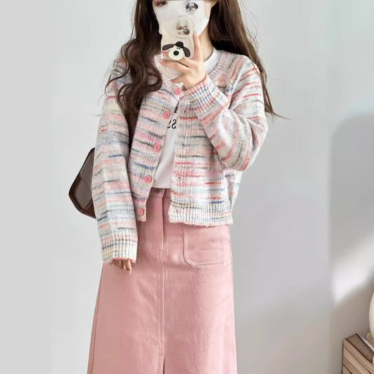 Damen Strickjacke mit buntem Muster und zarten Knöpfen Heidi-Mode