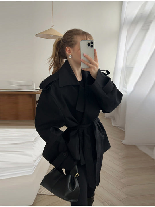 Damen Modische Trenchjacke mit tailliertem Schnitt und Gürtel Heidi-Mode
