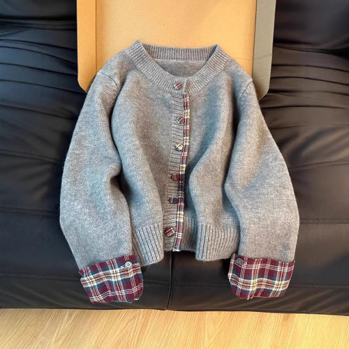 Damen Strickjacke mit Kontrastkragen und dekorativen Knöpfen Heidi-Mode