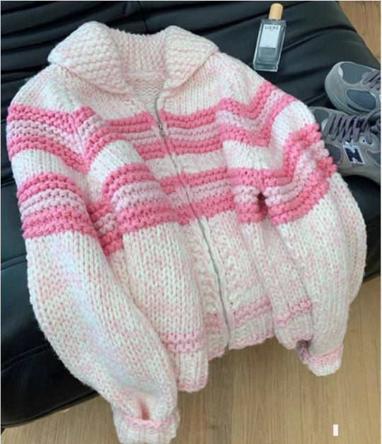 Damen Strickjacke mit breiten Streifen und hochwertigem Reißverschluss Heidi-Mode