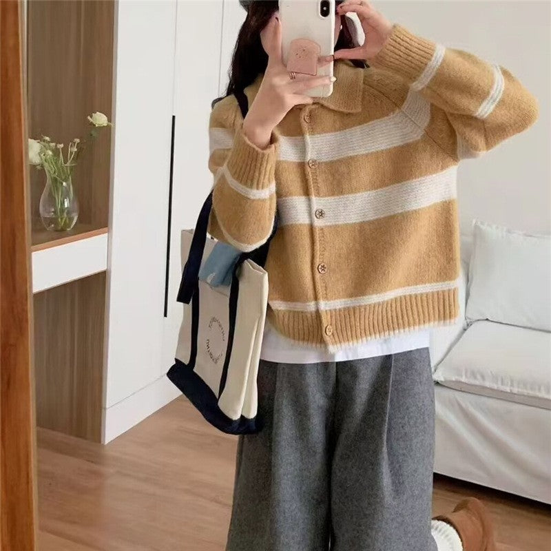 Damen Modischer Strickcardigan mit eleganten Streifen und Holzknöpfen Heidi-Mode