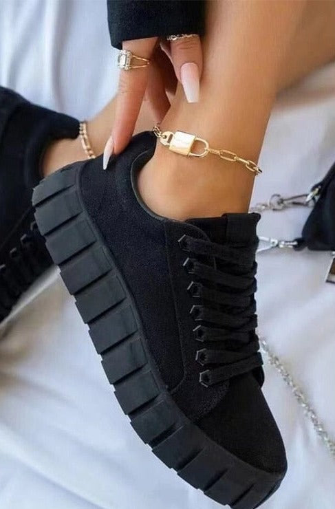 Modische orthopädische Damenschuhe mit Plateausohle