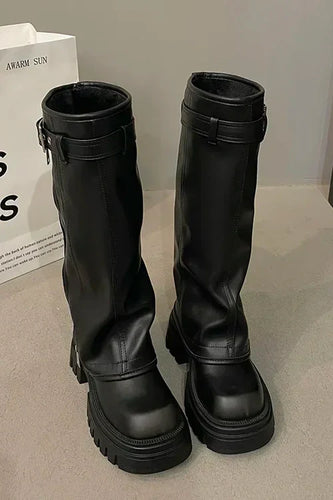– Kniehohe Stiefel