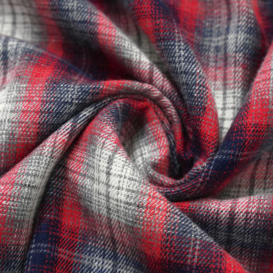 Kariertes Hemdkleid mit Gürtel und Knopfdetails