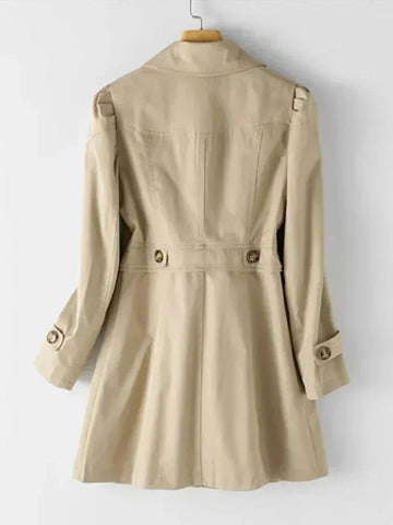 stylischer Trenchcoat