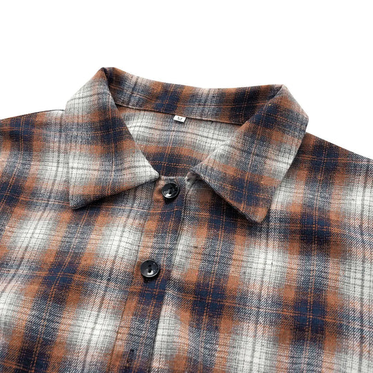 Kariertes Hemdkleid mit Gürtel und Knopfdetails