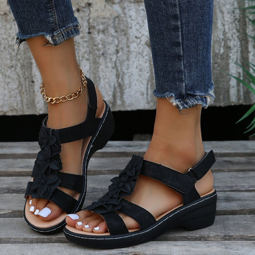 Heidi-Mode | Orthopädische Sandalen mit Schwarzen Blumen