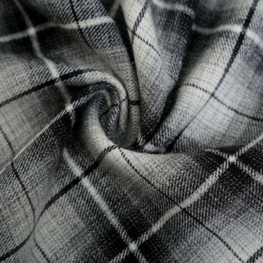 Kariertes Hemdkleid mit Gürtel und Knopfdetails