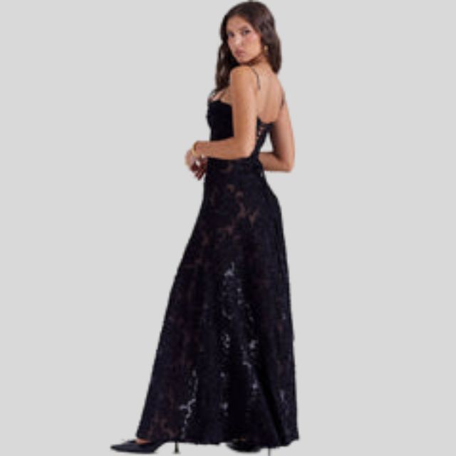 Maxi-Kleid aus Spitze mit eckigem Ausschnitt - Ayla